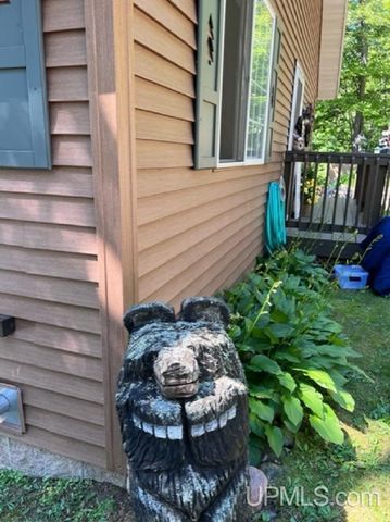 21330 Long Lake Road, Ishpeming, MI 49849