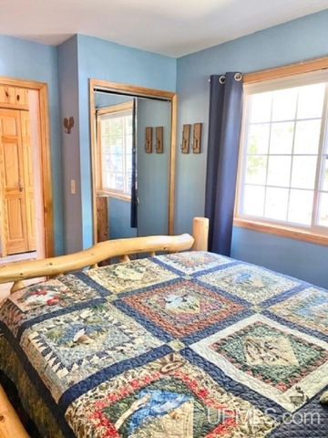 21330 Long Lake Road, Ishpeming, MI 49849
