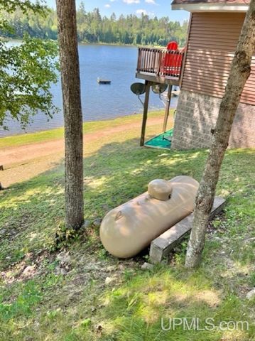 21330 Long Lake Road, Ishpeming, MI 49849