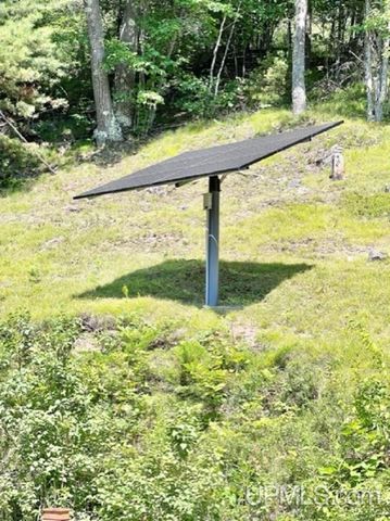 21330 Long Lake Road, Ishpeming, MI 49849