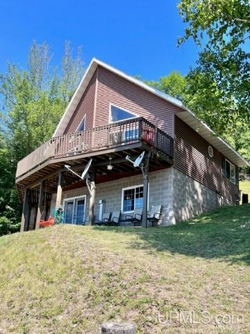 21330 Long Lake Road, Ishpeming, MI 49849