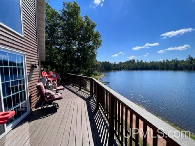 21330 Long Lake Road, Ishpeming, MI 49849