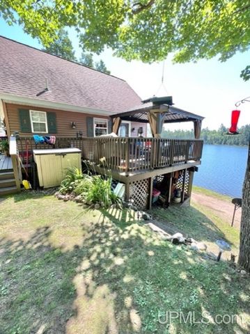 21330 Long Lake Road, Ishpeming, MI 49849