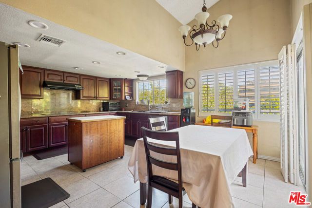 3334 Oak Glen Drive, Los Angeles, CA 90068