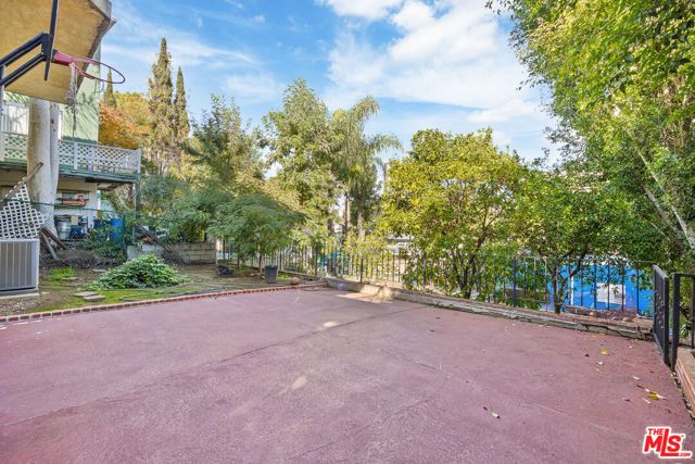 3334 Oak Glen Drive, Los Angeles, CA 90068