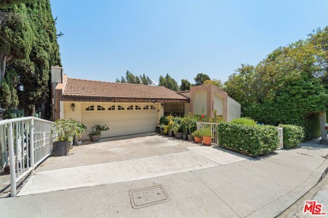 3334 Oak Glen Drive, Los Angeles, CA 90068