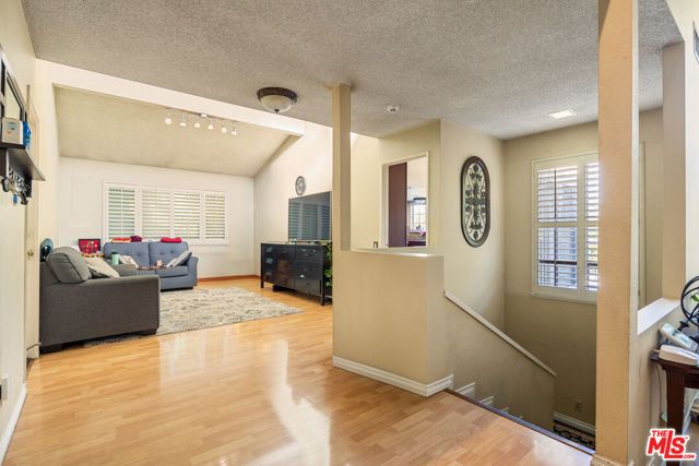 3334 Oak Glen Drive, Los Angeles, CA 90068