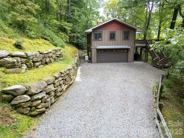 1073 Countryside Drive, Waynesville, NC 28785