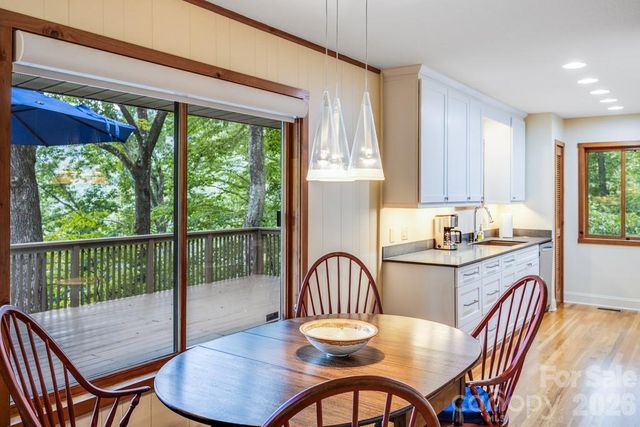 1073 Countryside Drive, Waynesville, NC 28785