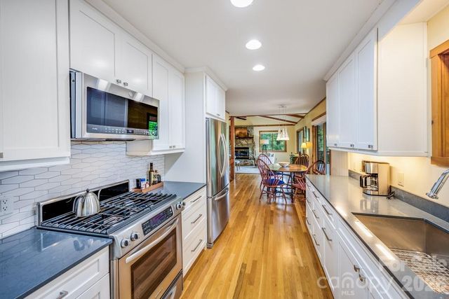 1073 Countryside Drive, Waynesville, NC 28785