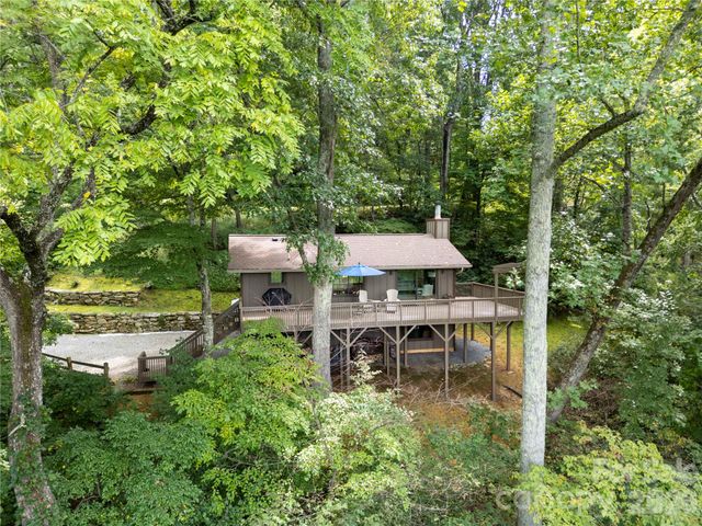 1073 Countryside Drive, Waynesville, NC 28785