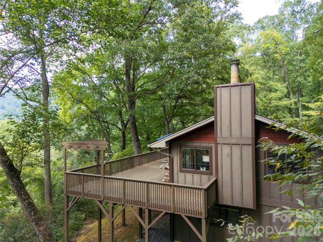 1073 Countryside Drive, Waynesville, NC 28785