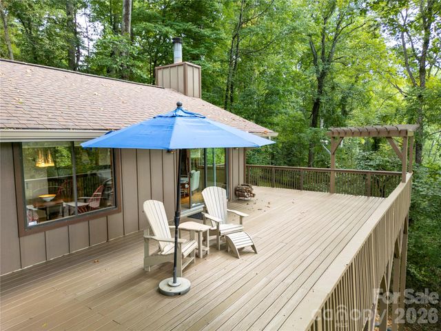 1073 Countryside Drive, Waynesville, NC 28785
