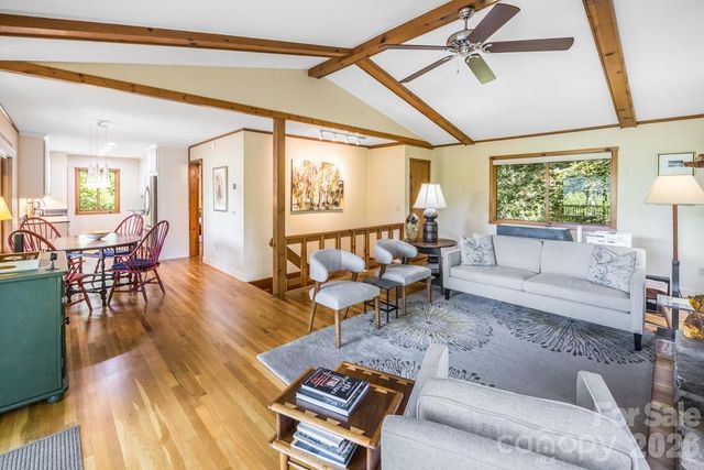 1073 Countryside Drive, Waynesville, NC 28785