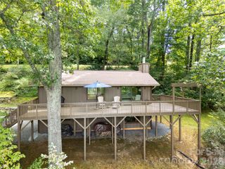 1073 Countryside Drive, Waynesville, NC 28785