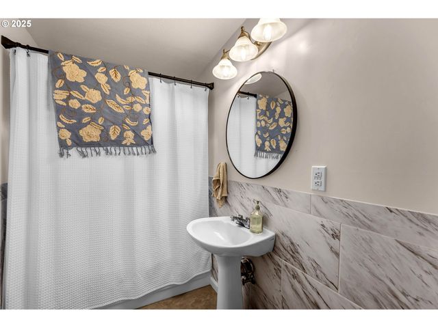 39904 Ne ROTSCHY Rd, Yacolt, WA 98675