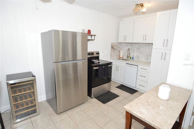 156 146TH AVENUE E B, Madeira Beach, FL 33708