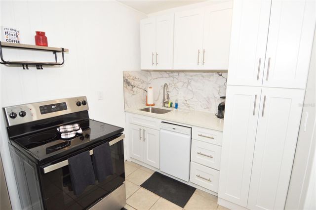 156 146TH AVENUE E B, Madeira Beach, FL 33708