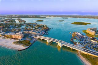 156 146TH AVENUE E B, Madeira Beach, FL 33708