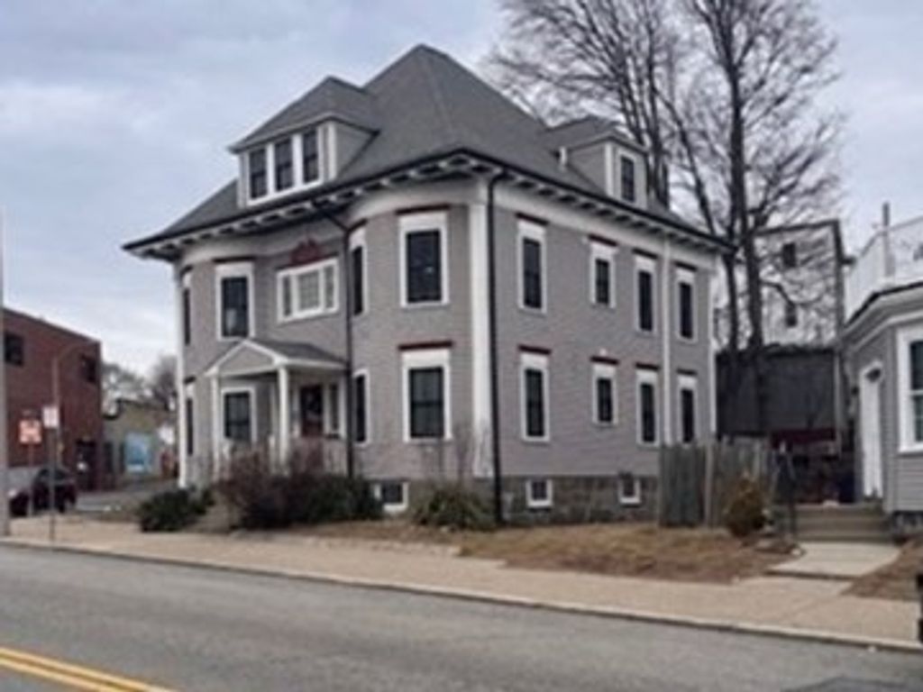 79 Robert St 1, Boston, MA 02131