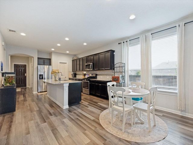 206 Beechnut DR, Buda, TX 78610