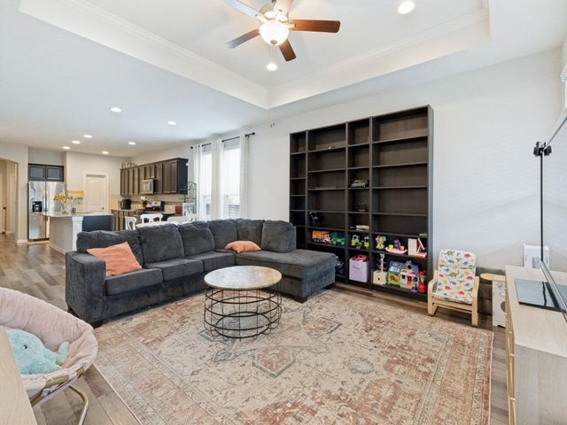 206 Beechnut DR, Buda, TX 78610