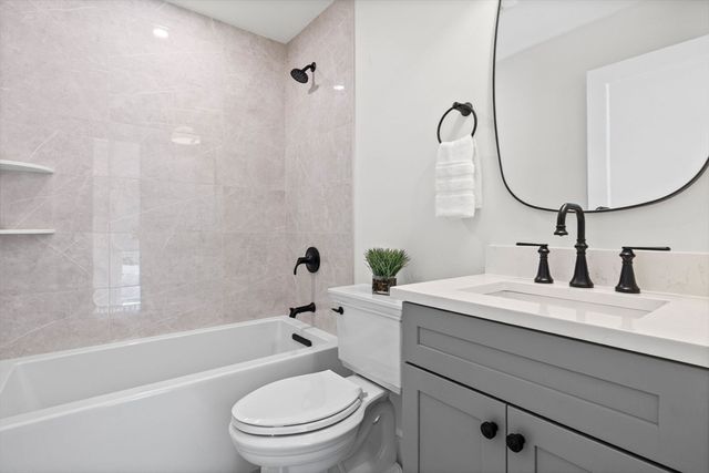 8 Common Court 8, Lexington, MA 02421