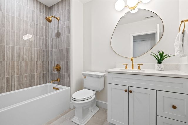 8 Common Court 8, Lexington, MA 02421