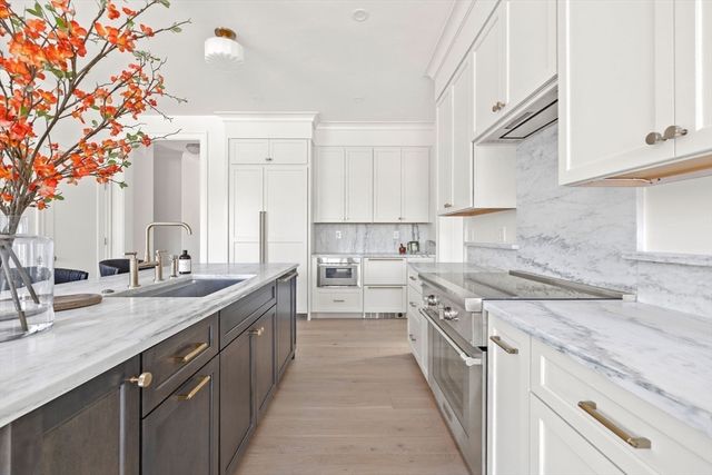 8 Common Court 8, Lexington, MA 02421