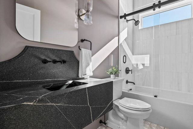 8 Common Court 8, Lexington, MA 02421