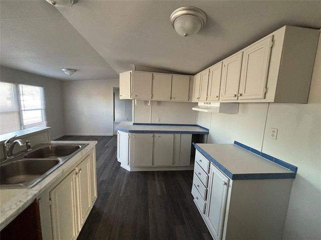 101 W Oak Hill Drive, Mcloud, OK 74851