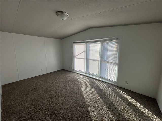 101 W Oak Hill Drive, Mcloud, OK 74851