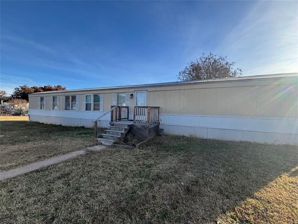 101 W Oak Hill Drive, Mcloud, OK 74851