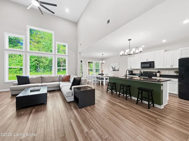 214 Stargaze Dr, Shepherdsville, KY 40165