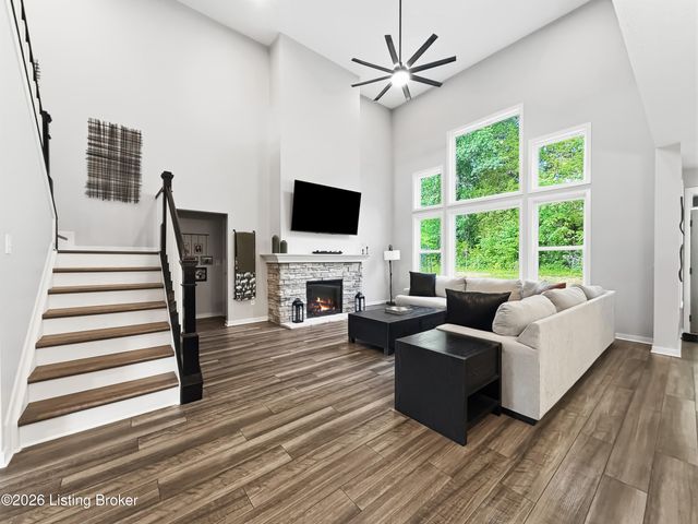 214 Stargaze Dr, Shepherdsville, KY 40165