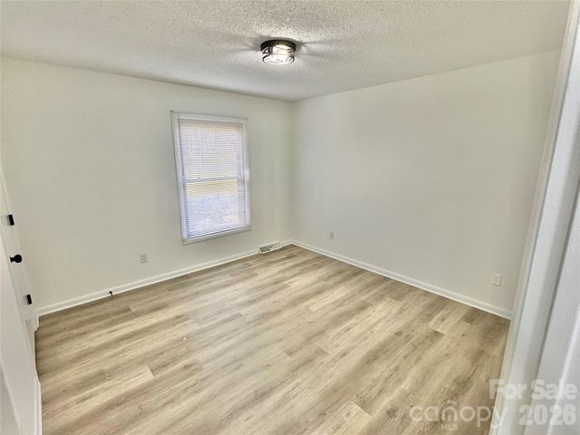 425 Acorn Oaks Drive, Salisbury, NC 28146