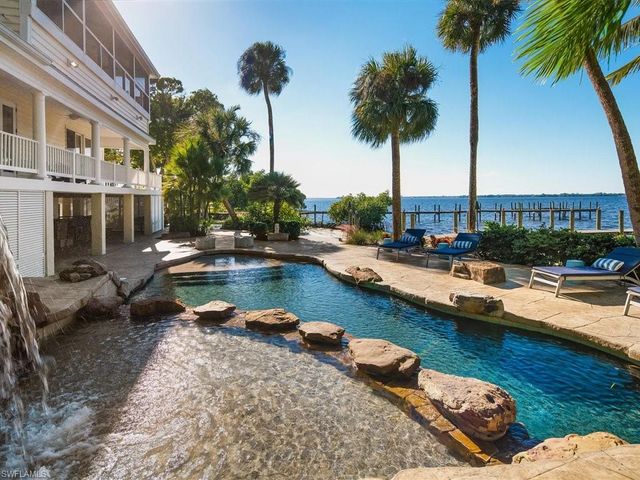 100 Fairview AVE, Fort Myers, FL 33905