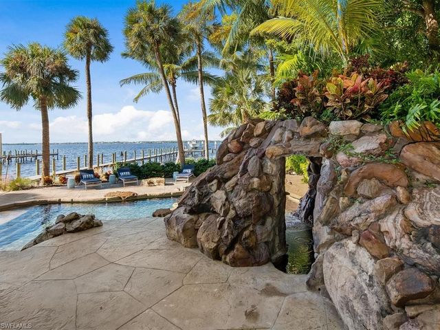 100 Fairview AVE, Fort Myers, FL 33905