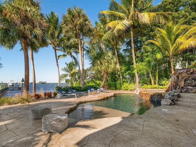 100 Fairview AVE, Fort Myers, FL 33905