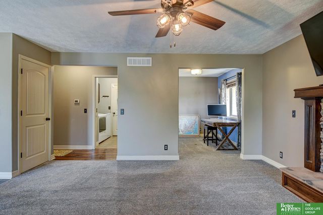 21314 Castlerock Lane, Gretna, NE 68028