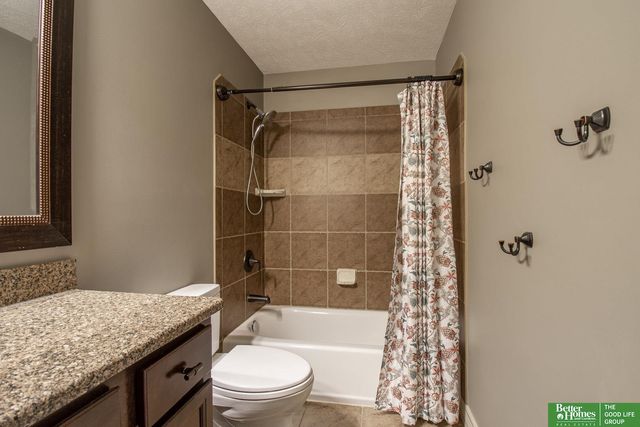 21314 Castlerock Lane, Gretna, NE 68028