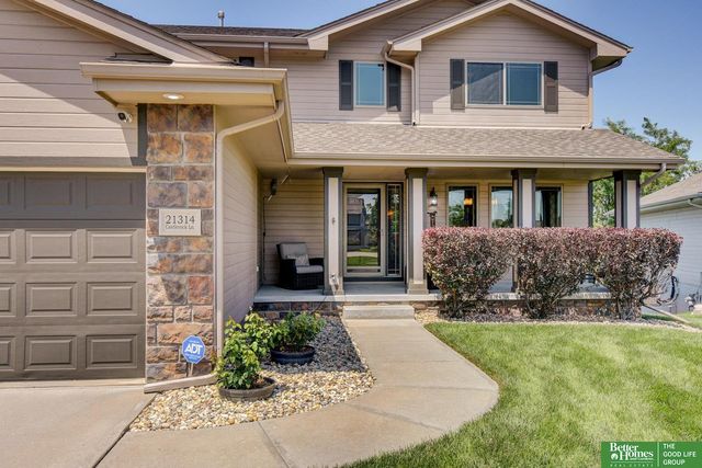 21314 Castlerock Lane, Gretna, NE 68028