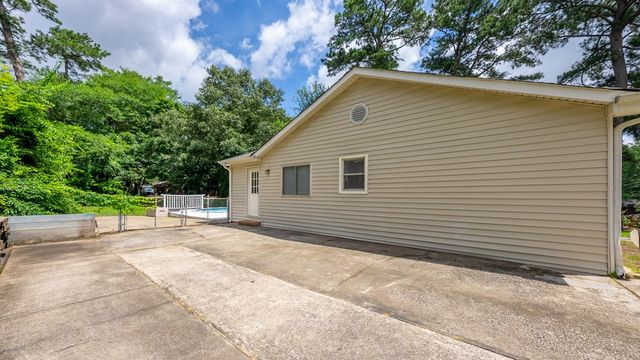 4507 North Oaks Drive, Columbus, GA 31909