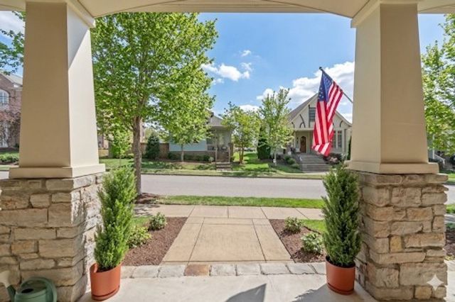 2976 Americus Dr, Thompsons Station, TN 37179