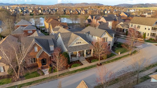 2976 Americus Dr, Thompsons Station, TN 37179