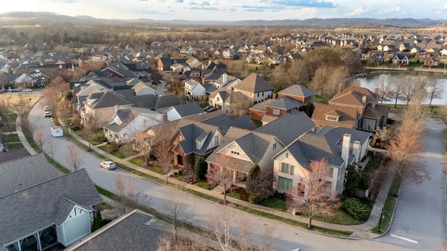 2976 Americus Dr, Thompsons Station, TN 37179