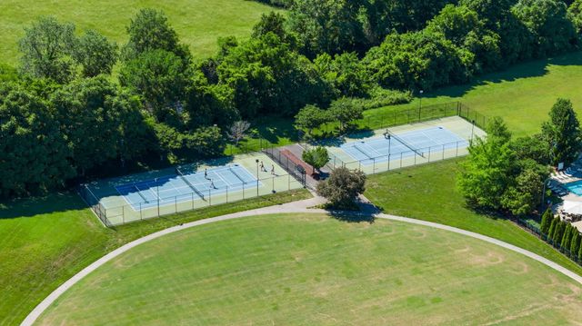 2976 Americus Dr, Thompsons Station, TN 37179