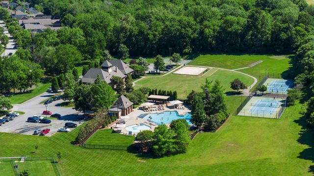 2976 Americus Dr, Thompsons Station, TN 37179