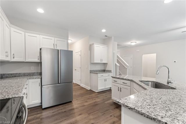 1548 S Peace Haven Road, Clemmons, NC 27012