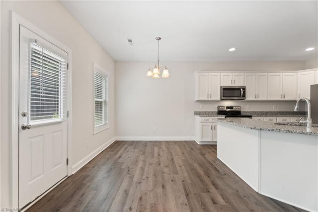 1548 S Peace Haven Road, Clemmons, NC 27012